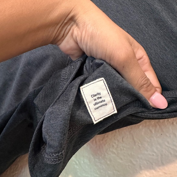 Vuori Men’s Strato Tech Tee T-Shirt Size Small in Charcoal Heather - Picture 9 of 10